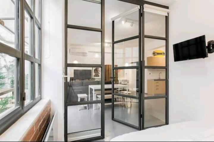 Fashionable Base In Central Athens In The Old Tailor Factory Exterior foto