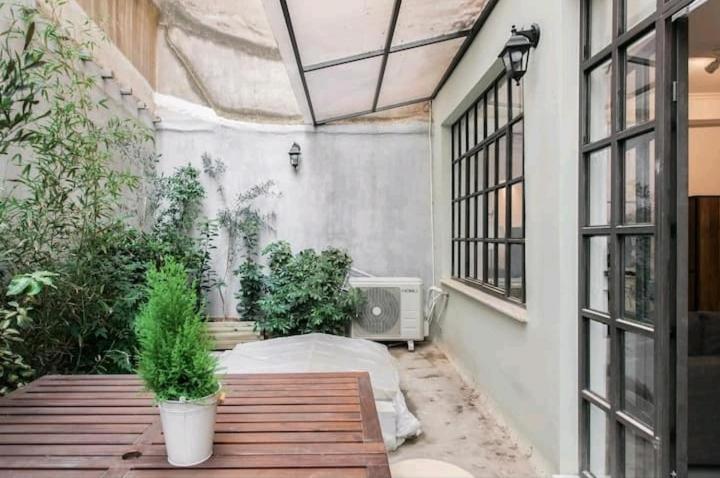 Fashionable Base In Central Athens In The Old Tailor Factory Exterior foto