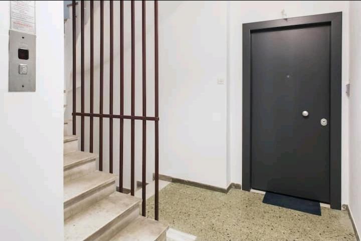 Fashionable Base In Central Athens In The Old Tailor Factory Exterior foto