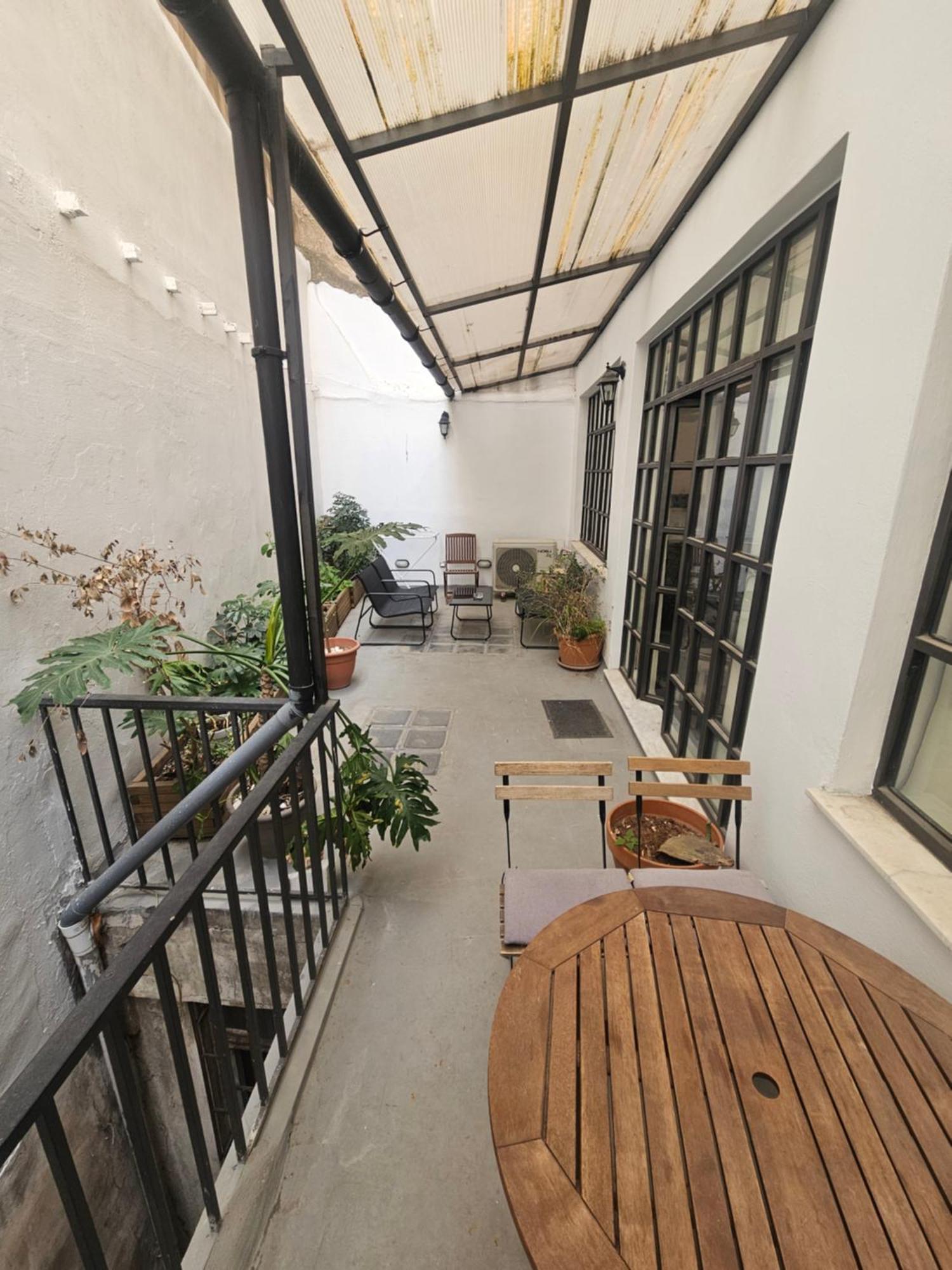 Fashionable Base In Central Athens In The Old Tailor Factory Exterior foto